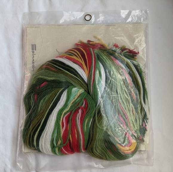Spinnerin Office Spinnerin Strawberries Crewel Kit Wool Crewel Yarn Vertical Design Vintage
